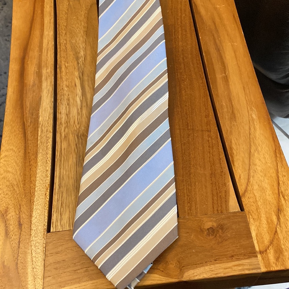 Studio Tie - Picture 3 of 6